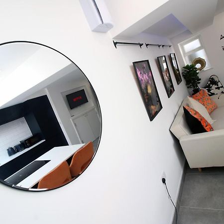 New Spacious 2 Bed Getaway - Private Courtyard! - Underfloor Heating Кардифф Экстерьер фото