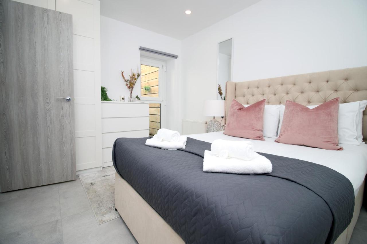 New Spacious 2 Bed Getaway - Private Courtyard! - Underfloor Heating Кардифф Экстерьер фото