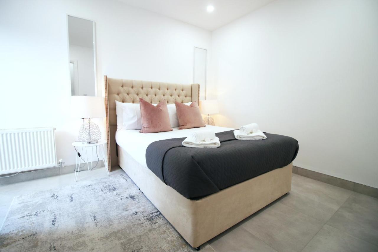 New Spacious 2 Bed Getaway - Private Courtyard! - Underfloor Heating Кардифф Экстерьер фото