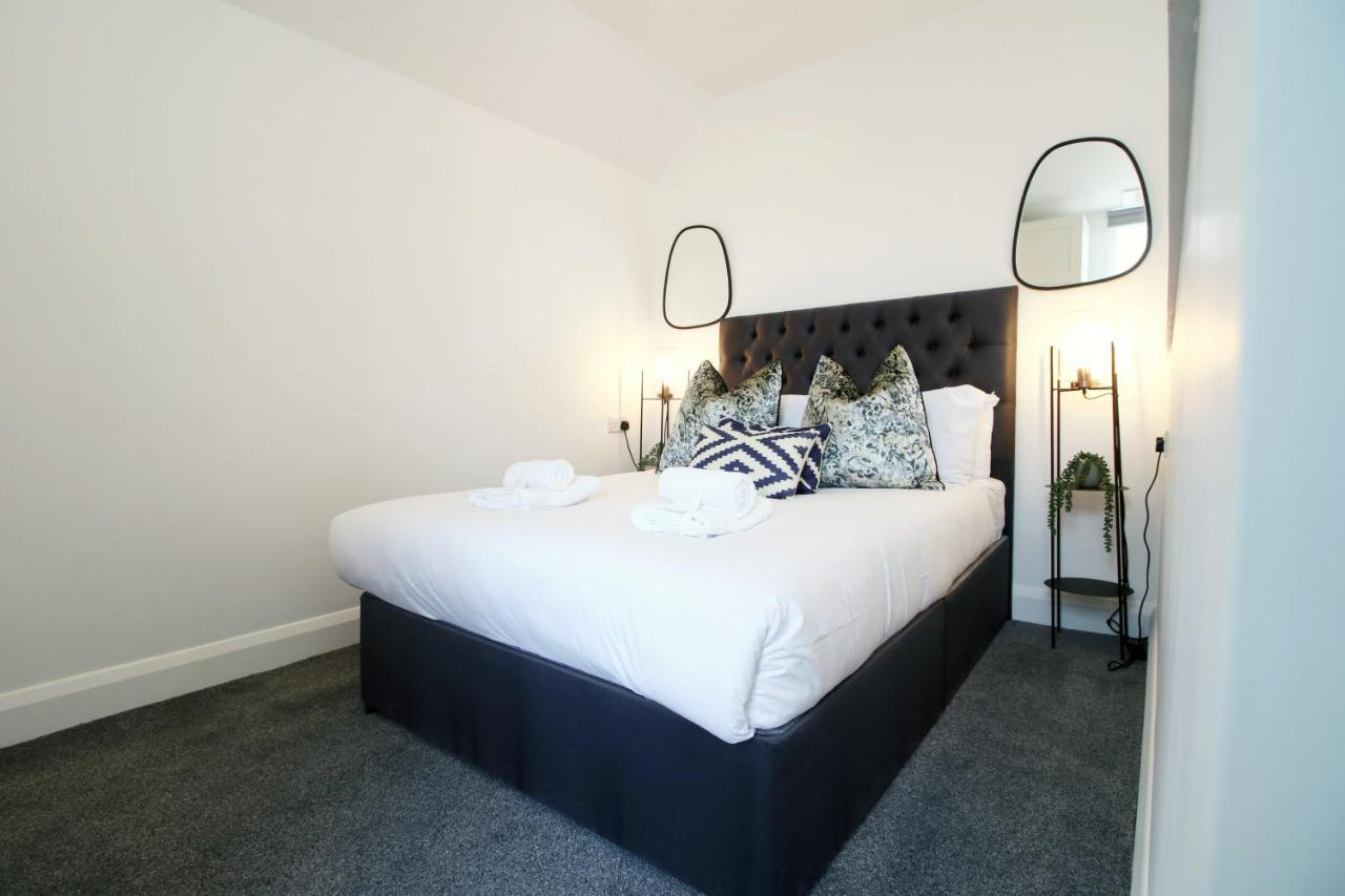 New Spacious 2 Bed Getaway - Private Courtyard! - Underfloor Heating Кардифф Экстерьер фото