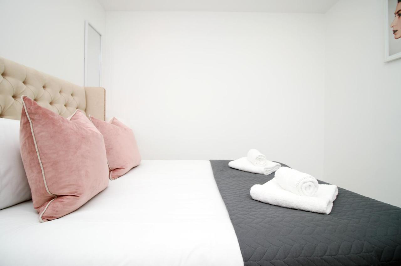 New Spacious 2 Bed Getaway - Private Courtyard! - Underfloor Heating Кардифф Экстерьер фото