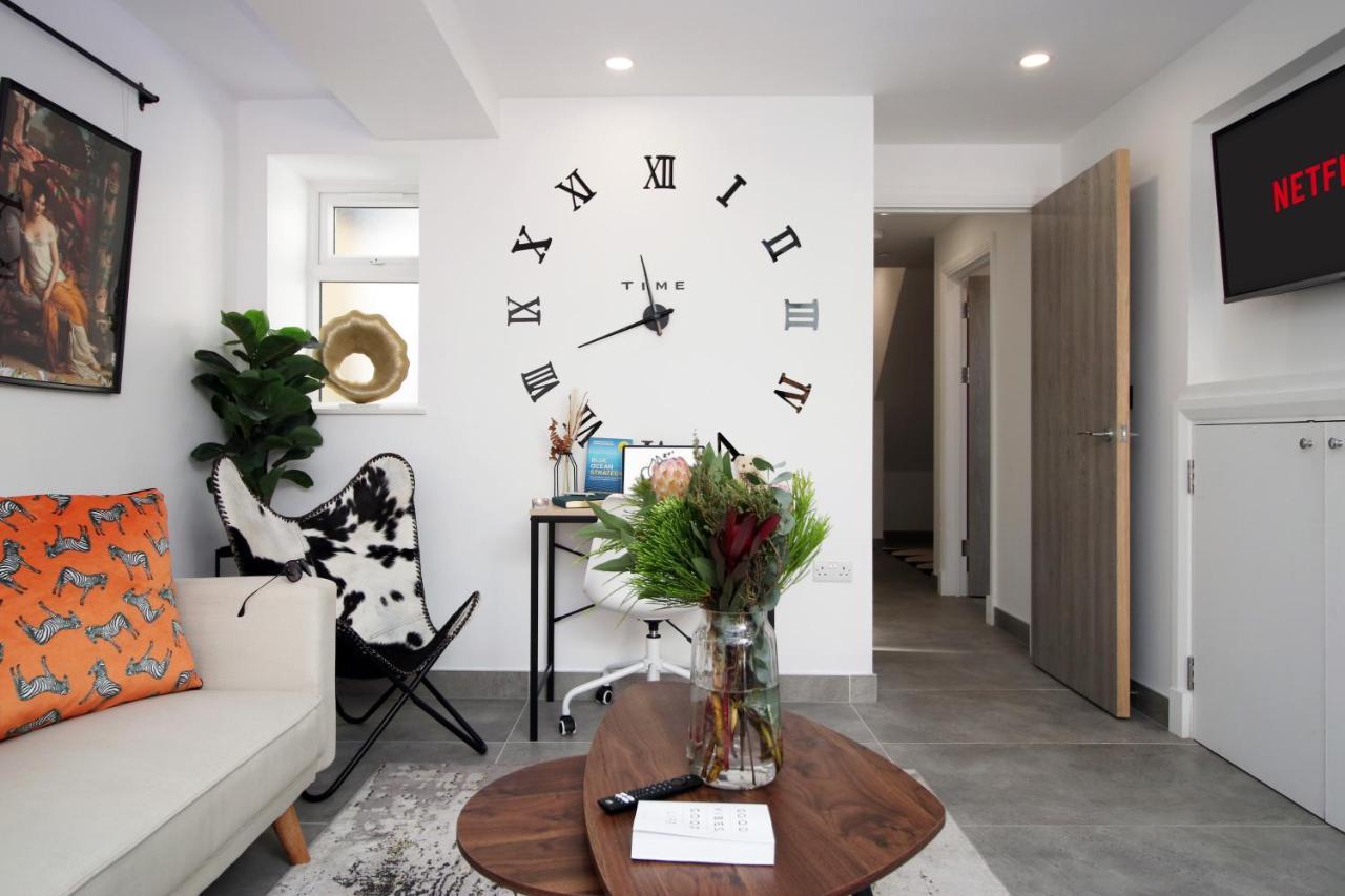 New Spacious 2 Bed Getaway - Private Courtyard! - Underfloor Heating Кардифф Экстерьер фото